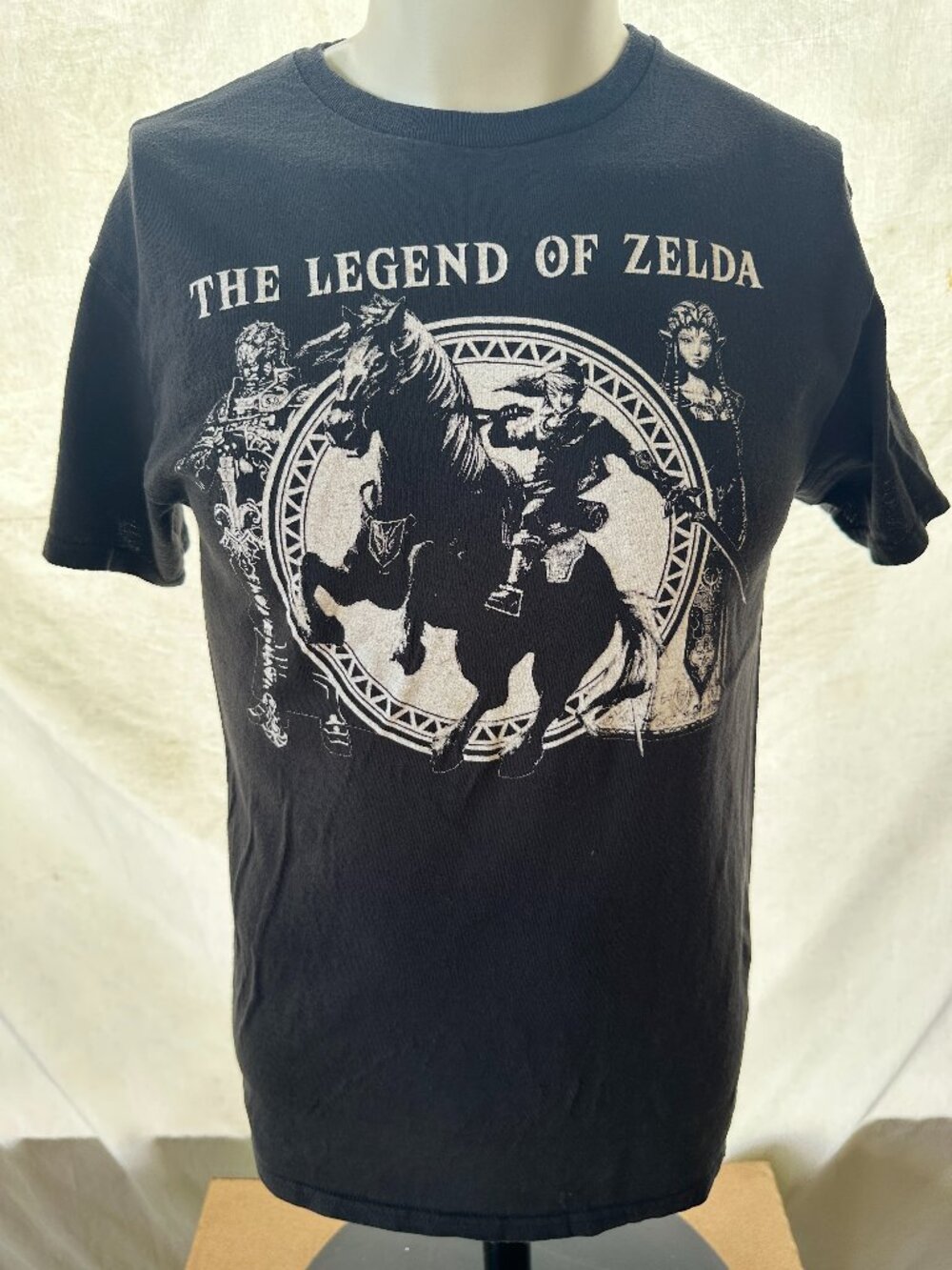 The Legend of Zelda Link on Horse Men's Black T Shirt Size Medium Geeknet Ninten